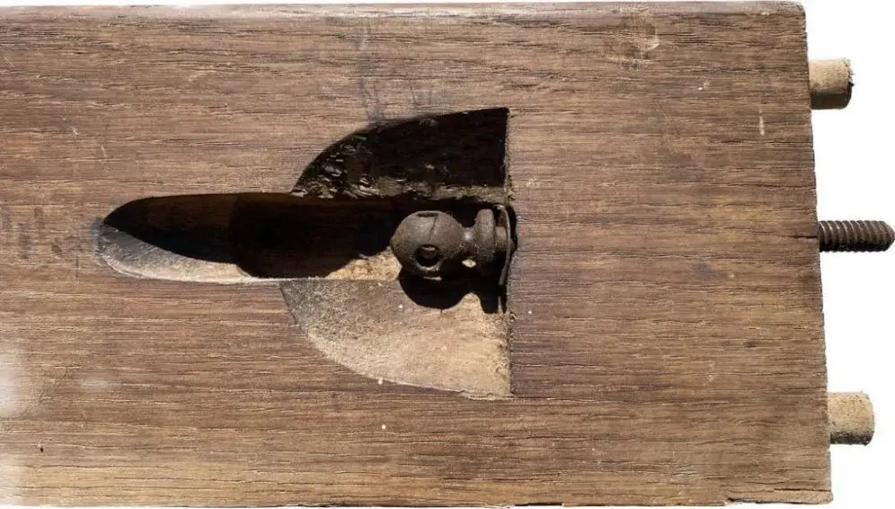 Antique French Bed With Bolt